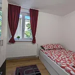 Cozy Modern Km 0 *