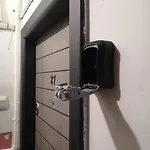 Cozy Modern Km 0 *